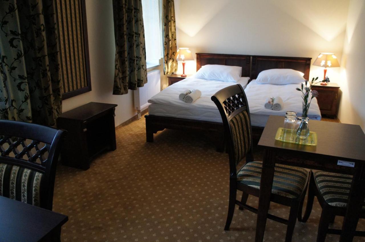 Dworska Elektrownia Hotel Kędzierzyn-Koźle Екстериор снимка