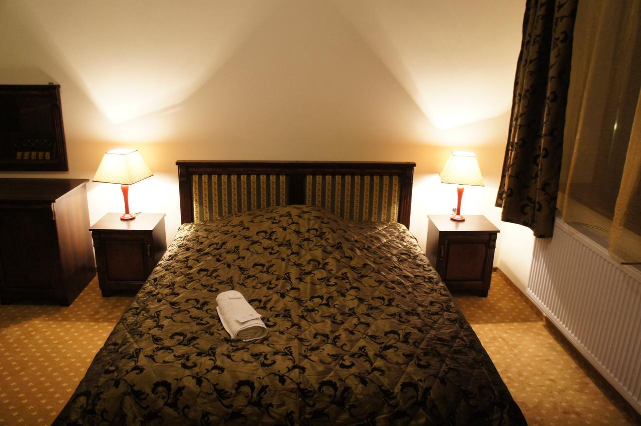 Dworska Elektrownia Hotel Kędzierzyn-Koźle Екстериор снимка