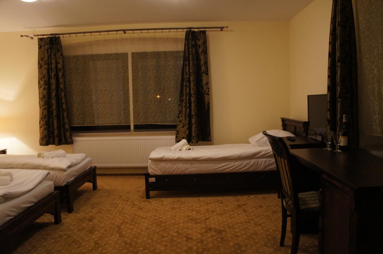 Dworska Elektrownia Hotel Kędzierzyn-Koźle Екстериор снимка